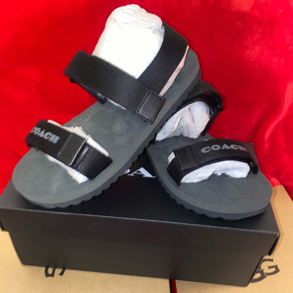 These Are Men’s Sports Sandals